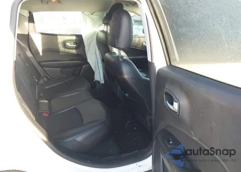 2021 Jeep Compass Altitude Fwd z USA, uszkodzony, nr VIN 3C4NJCBBXMT502056